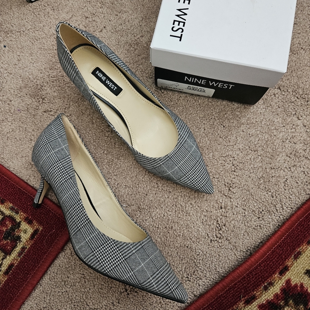 NWT ☆ Nine West Shoes/Heels, Size 6, Brand NEW!